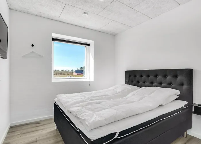 Amazing In With Kitchen Holiday home